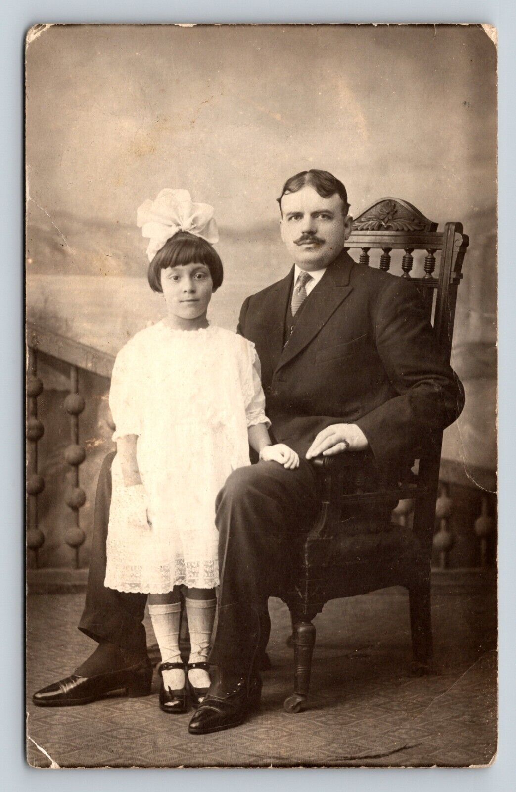 c1923 RPPC Father Sits in Chair with 10 year old Daughter VINTAGE Postcard 1293
