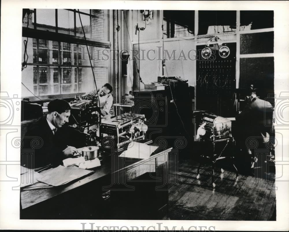 1941 Media Photo C F Kettering at Laboratories of National Cash Register Corp