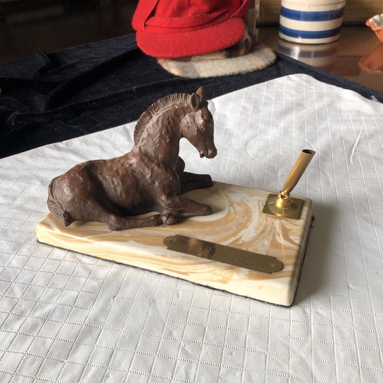 Vintage desk top horse foal pen holder faux marble no pen