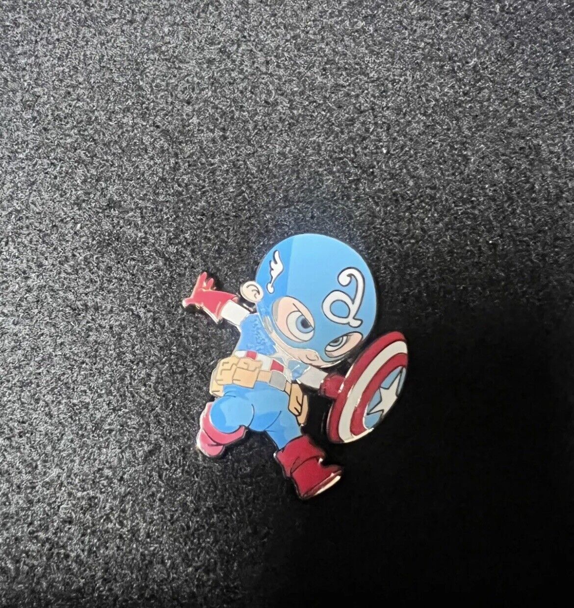 2015 Nycc Marvel Skottie Young Pin- Captain America