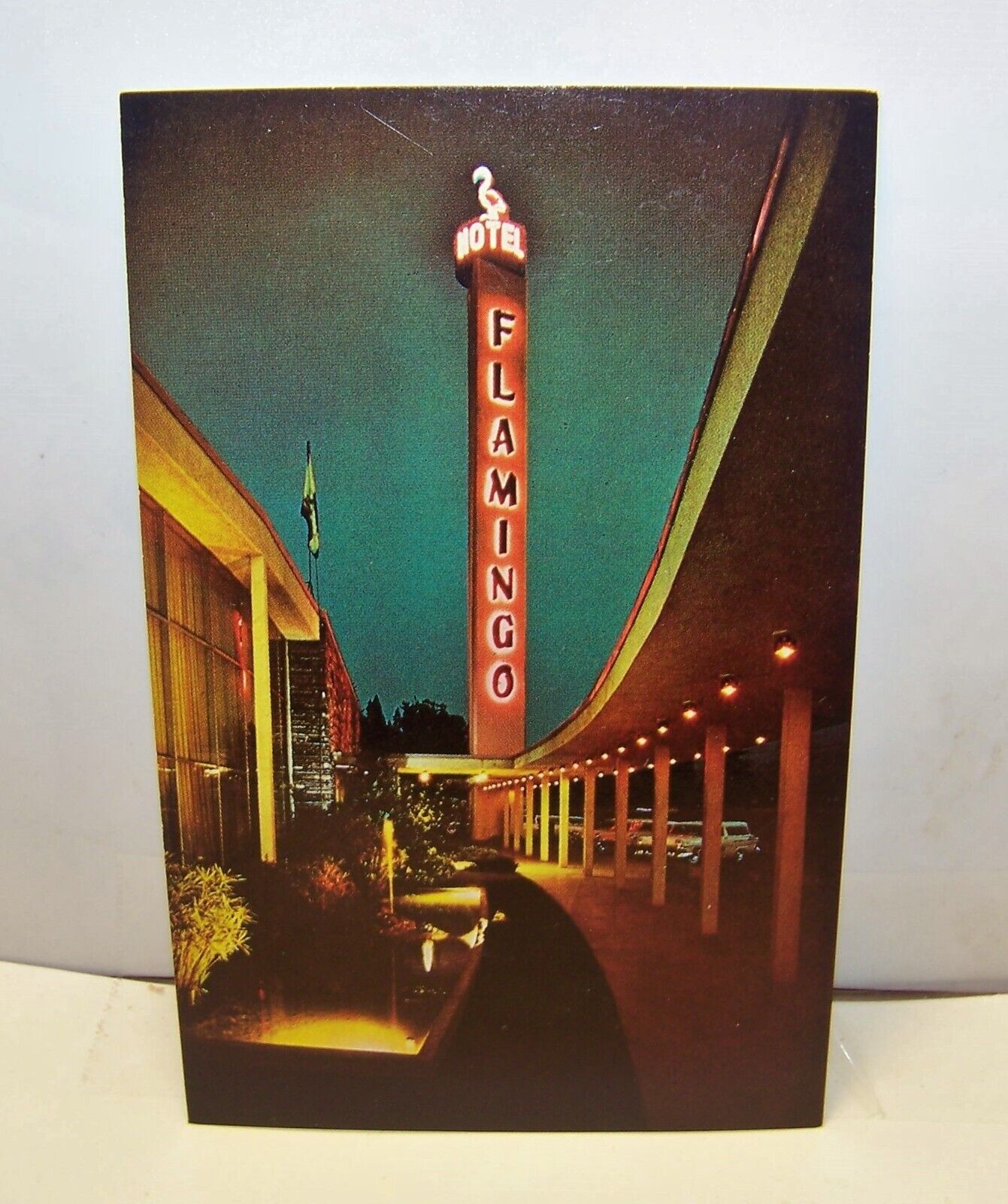 Postcard Flamingo Hotel 4th Street @ Farmers Lane, Santa Rosa California  B-1