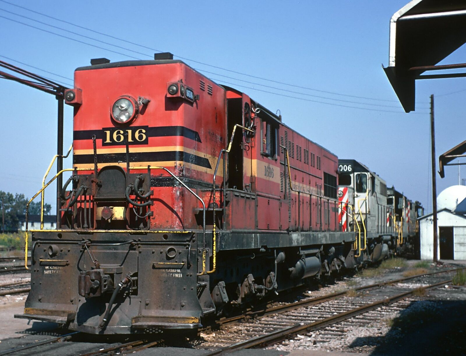 1968 NORFOLK SOUTHERN Baldwin Switcher 8.5X11 Railroad Photo
