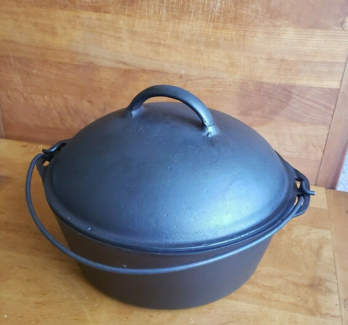 Vintage #8 Cast Iron Dutch Oven  w/High Dome Lid ~ Fully Restored ~ Nice 