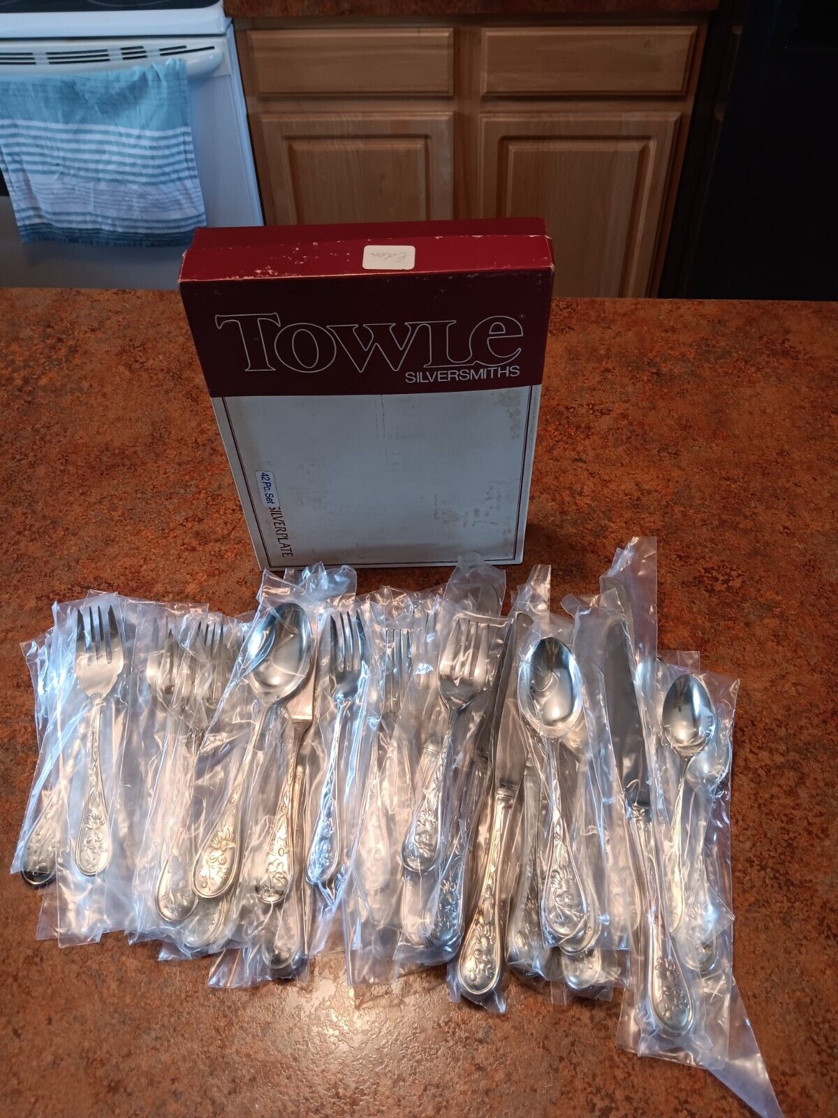 New 42 Piece Towle Supreme Cutlery Eden Stainless Service For 8 Set