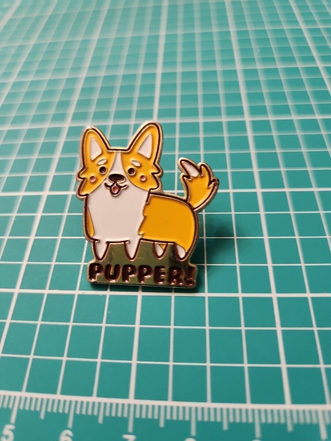 Vtg Pupper Puppy Dog 🐕  Gold Tone Lapel Pin 
