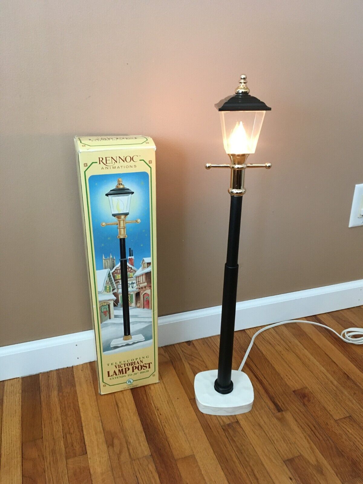 **Vintage MCM RENNOC ANIMATIONS LIGHTED VICTORIAN LAMPOST 30-INCH TELESCOPING