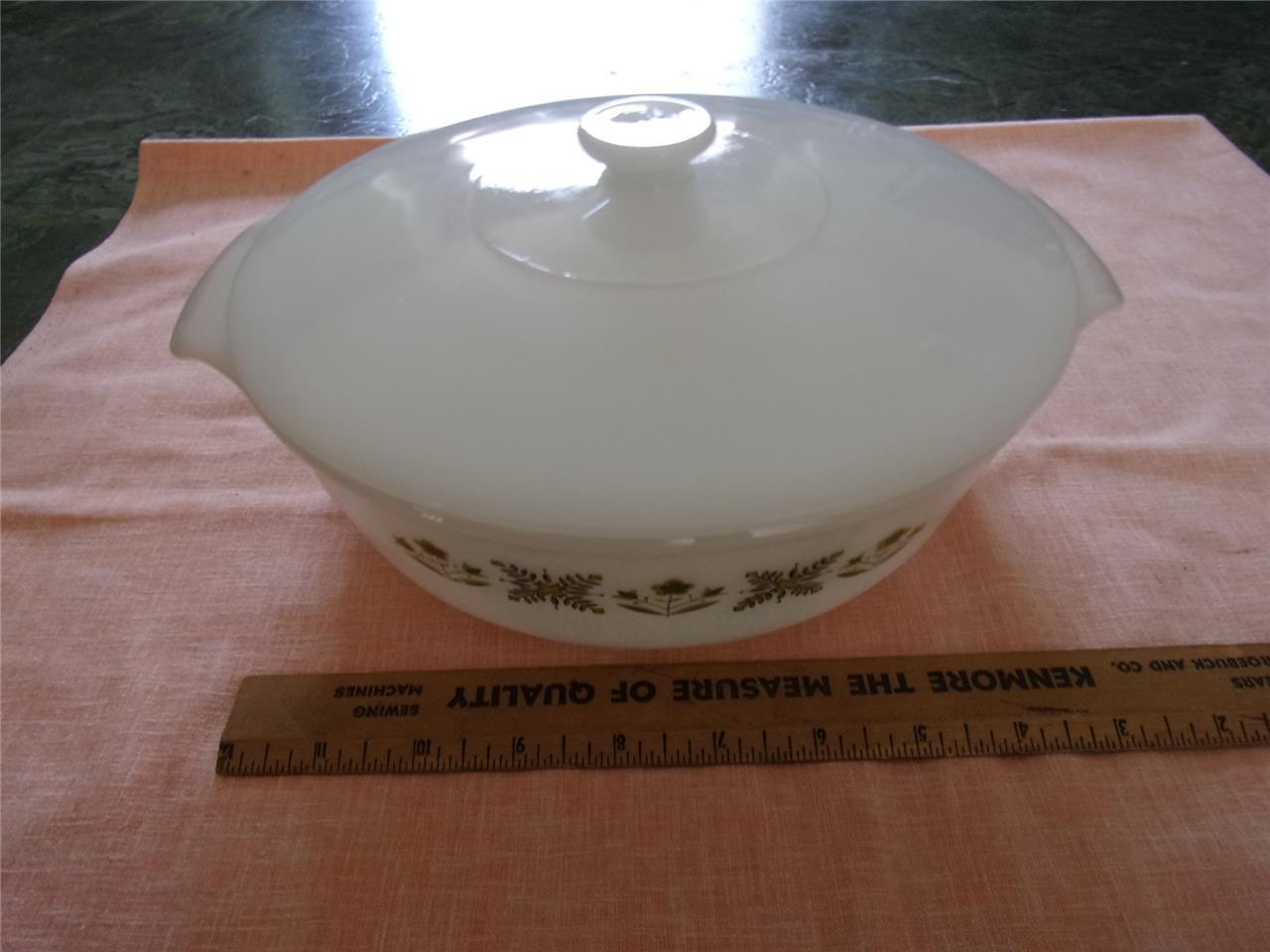 Anchor Hocking Fire King 2 qt covered casserole #438 Meadow Green