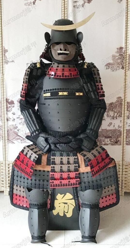 The suit of armour size to we ar is :168cm-190cm,It is about 15kg. It is made