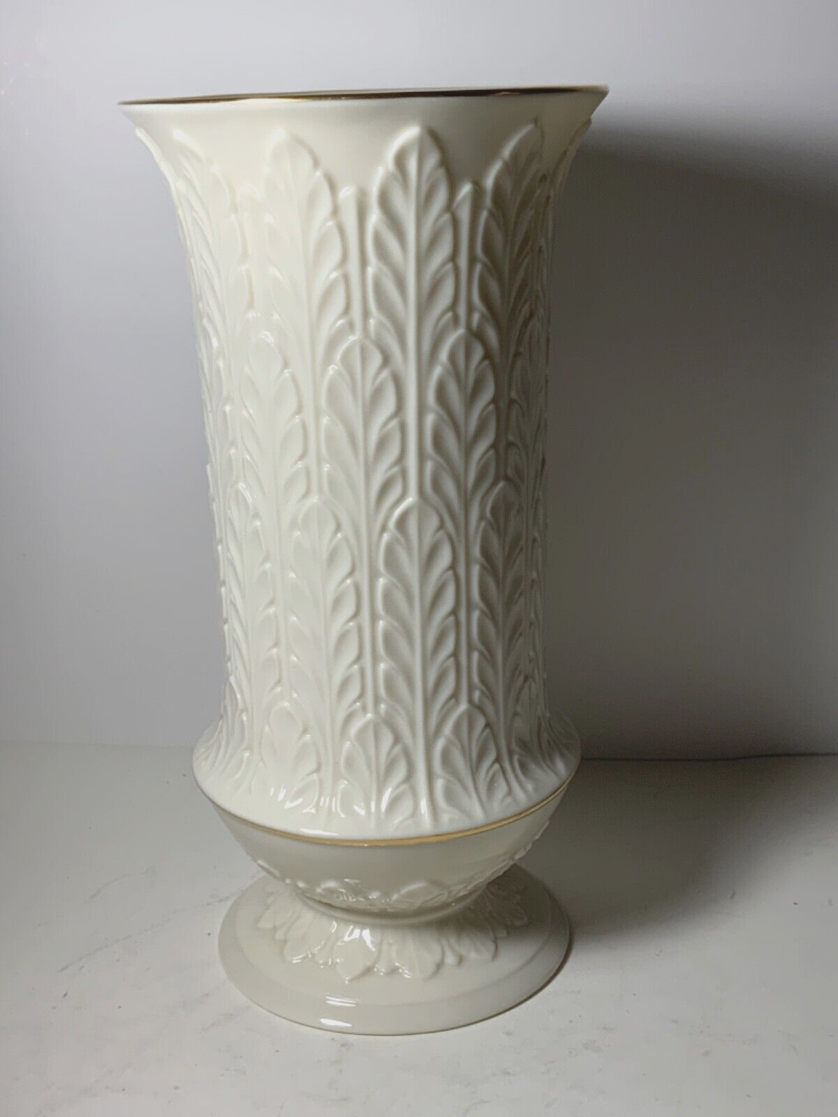 Lenox Acanthus Porcelain Leaf Vase USA 9.5 in.