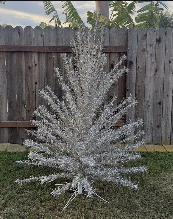 VINTAGE 60’S ALUMINUM Tinsel 6.5\' FULL WITH 95 BRANCHES*** CHRISTMAS TREE ***