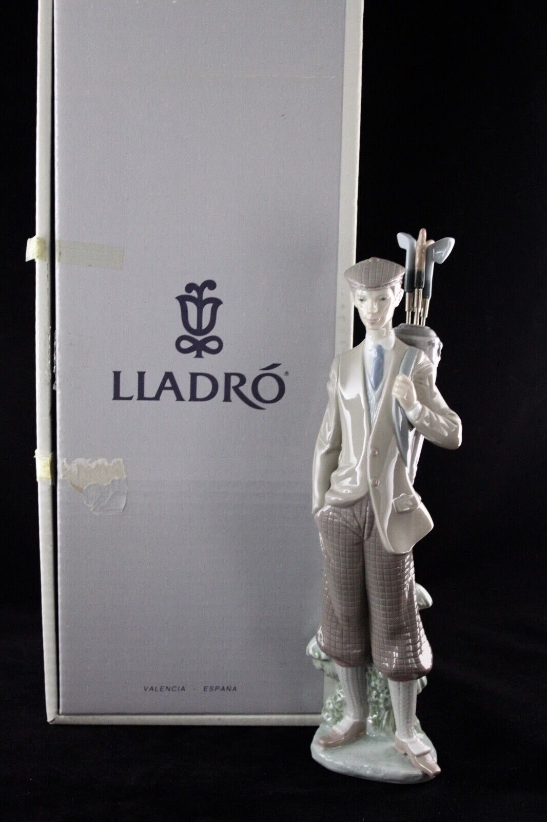 LLADRO FIGURINE #5301 “WAITING TO TEE OFF” - MINT IN BOX