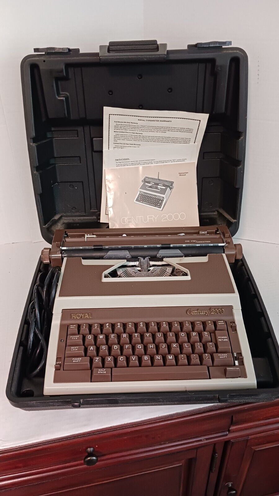 Vintage Royal Mid Century Modern Century 2000 Electric Typewriter w/Case PARTS