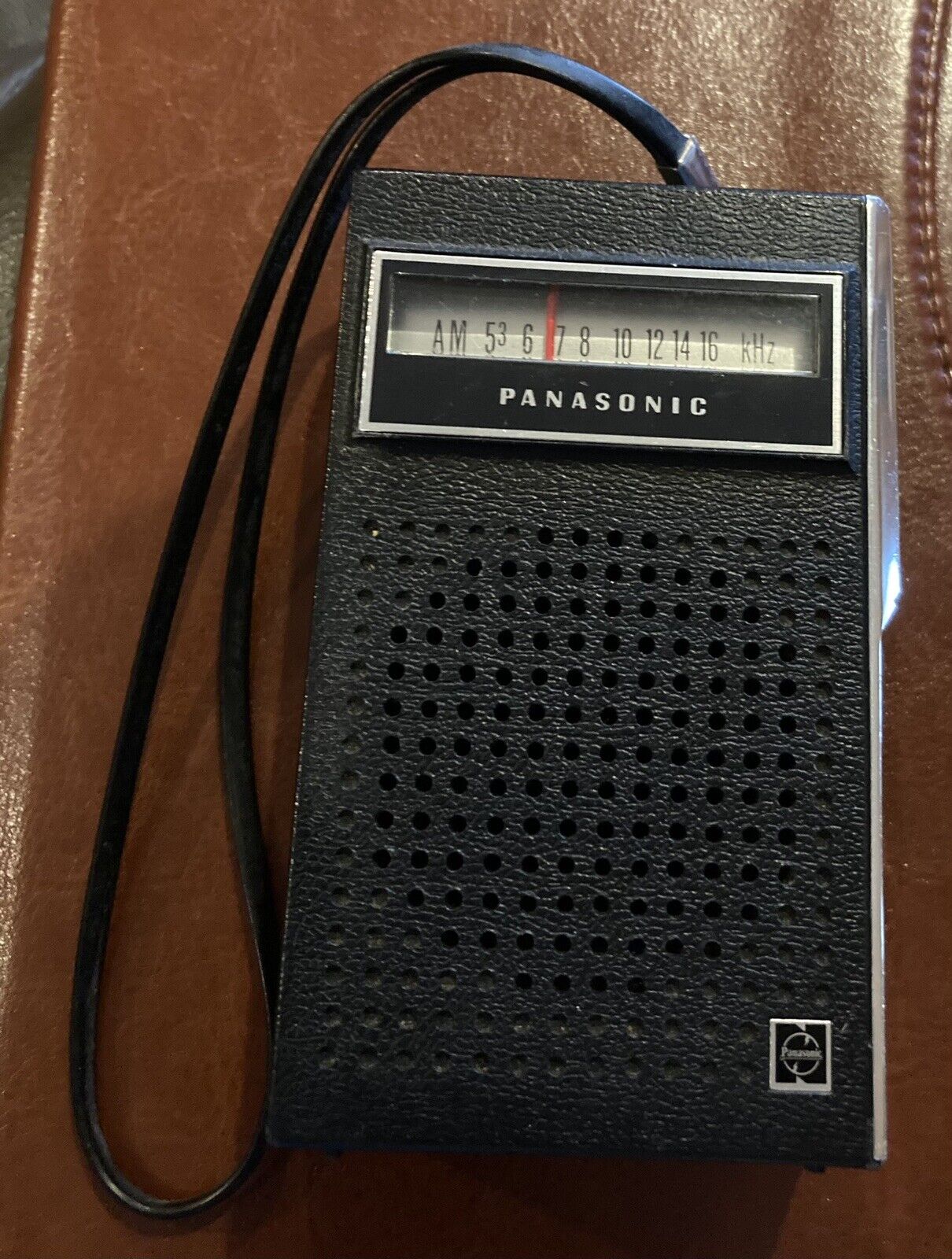 Vintage Panasonic AM Transistor Radio R-1070 Please Read
