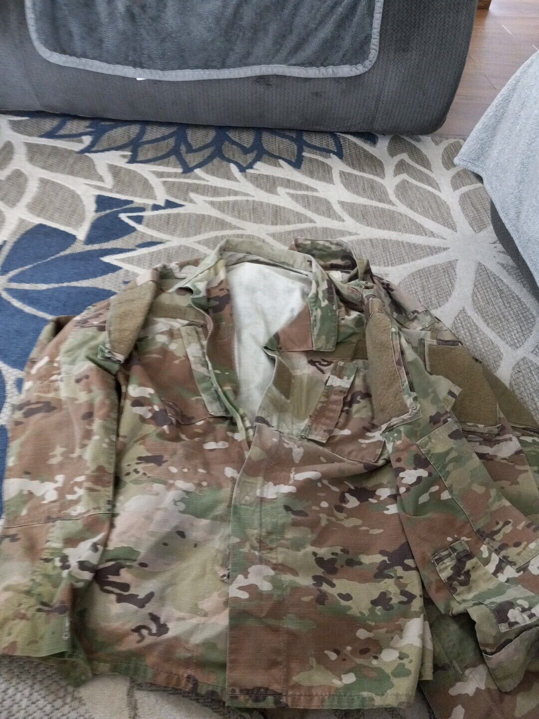 4 Army combat uniform coats Qty 4 Med Reg 1 Small Long Zippered