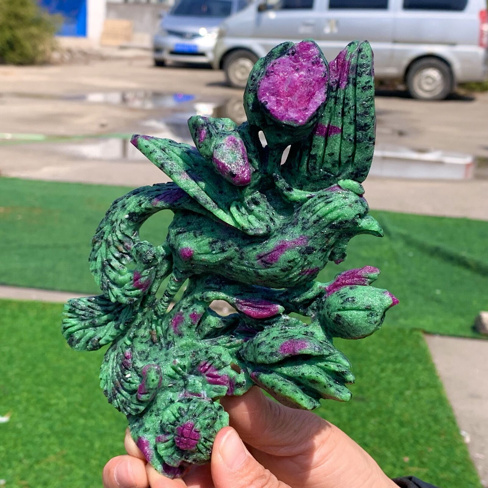 439G Natural green Ruby zoisite (anylite) Handcarved phoenix crystal Healing