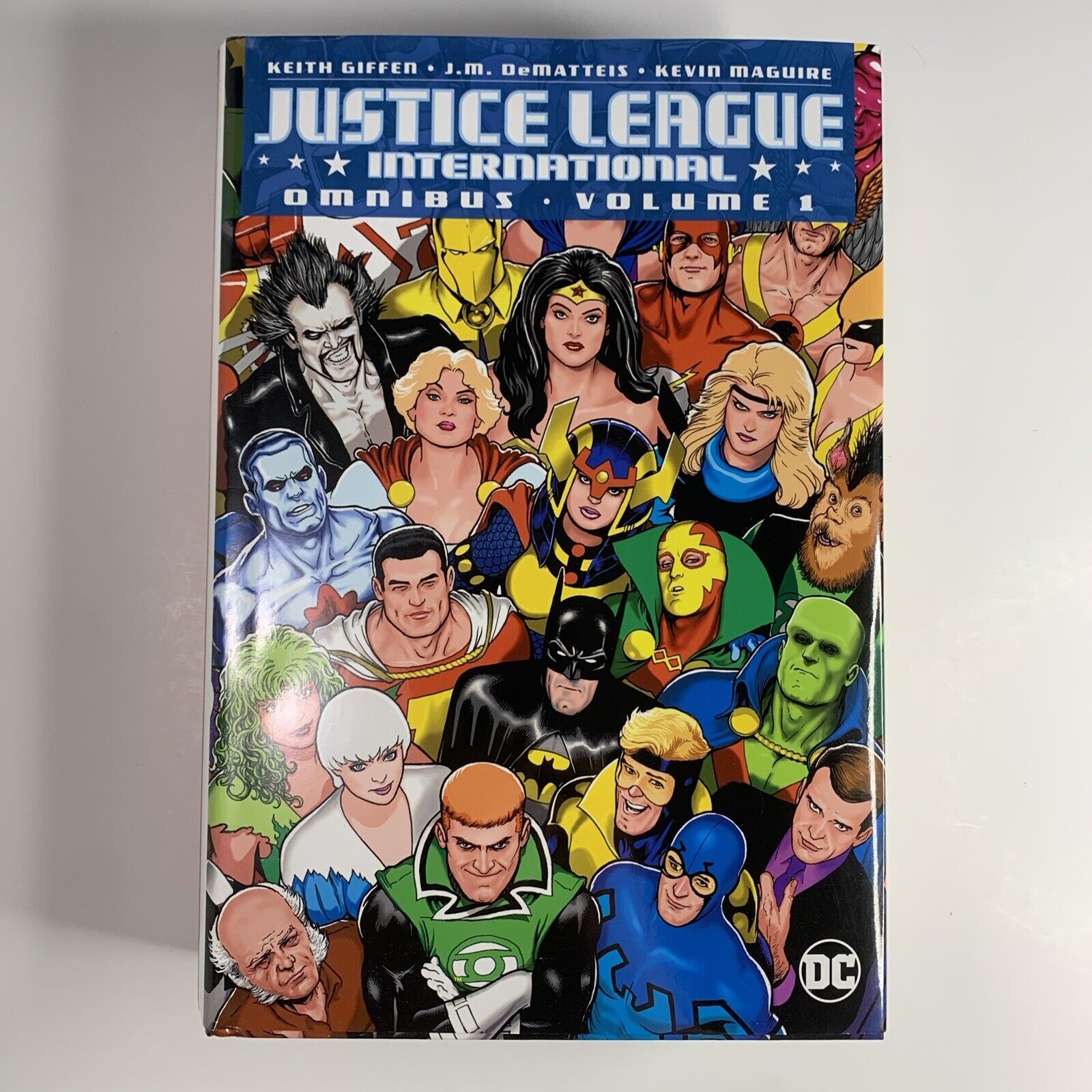 Justice League International Omnibus #1 (DC Comics, Hardcover, 2017)
