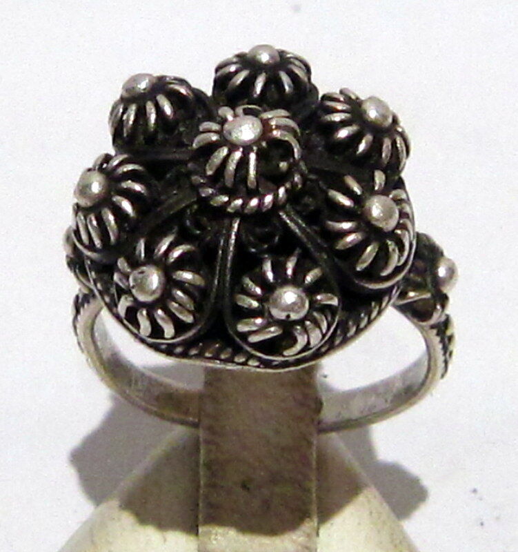 AMAZING POST-MEDIEVAL SILVER RING WITH BEAUTIFUL FILIGREE  # 395