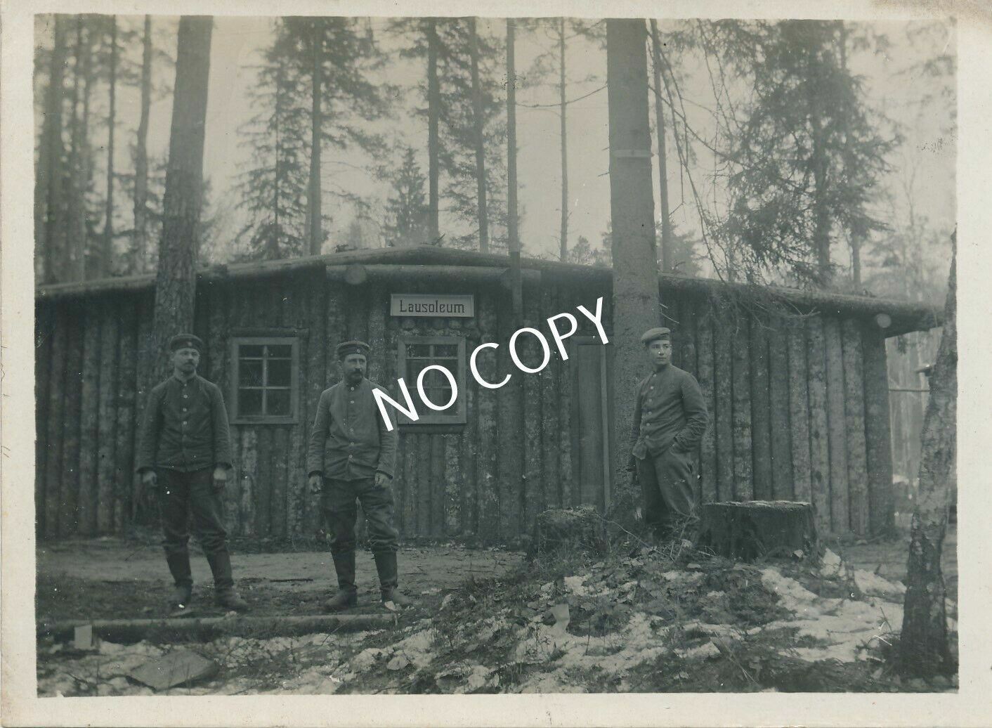 Photo Pk WK1 'Lausoleum' Scharastellung Lager Naumburg Soldiers 1915/16 A1.73