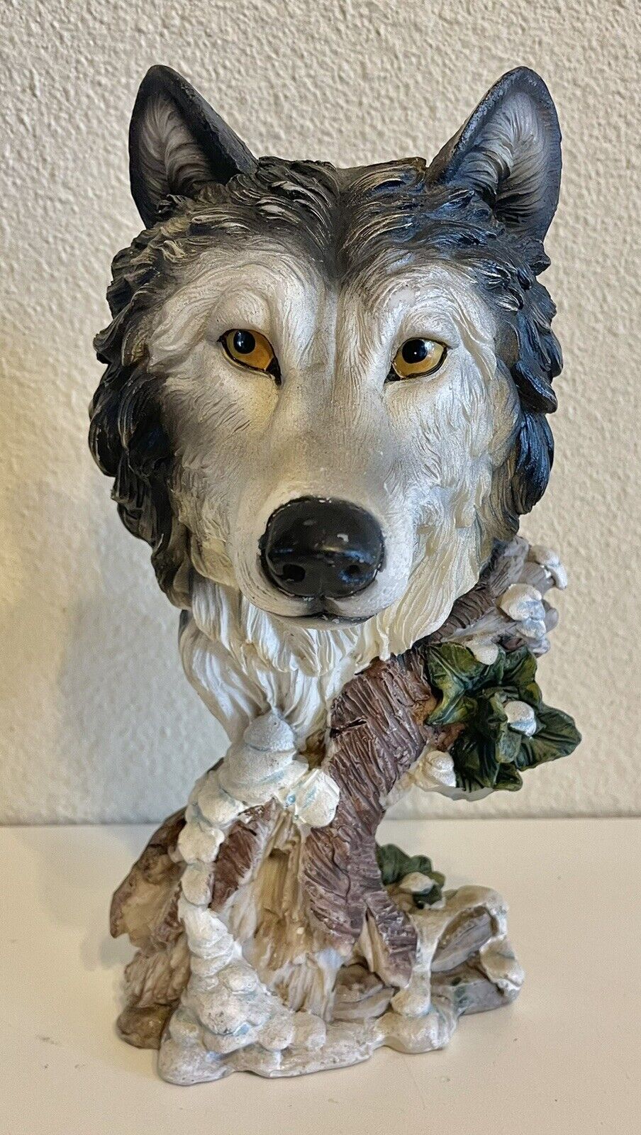 Beautiful Wolf Head Bust Collectible Decoration Figurine home Decor 9” tall