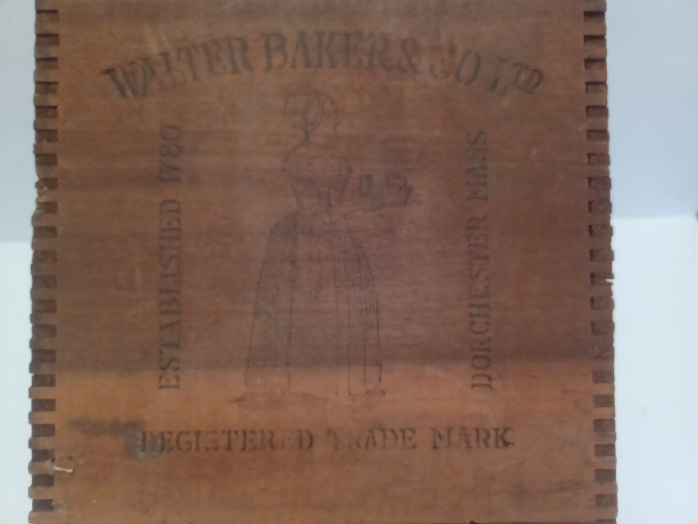 VTG *Walter Baker & Co.* GOLD MEDAL CHOCOLATE DOVETAIL Wooden Box 1900