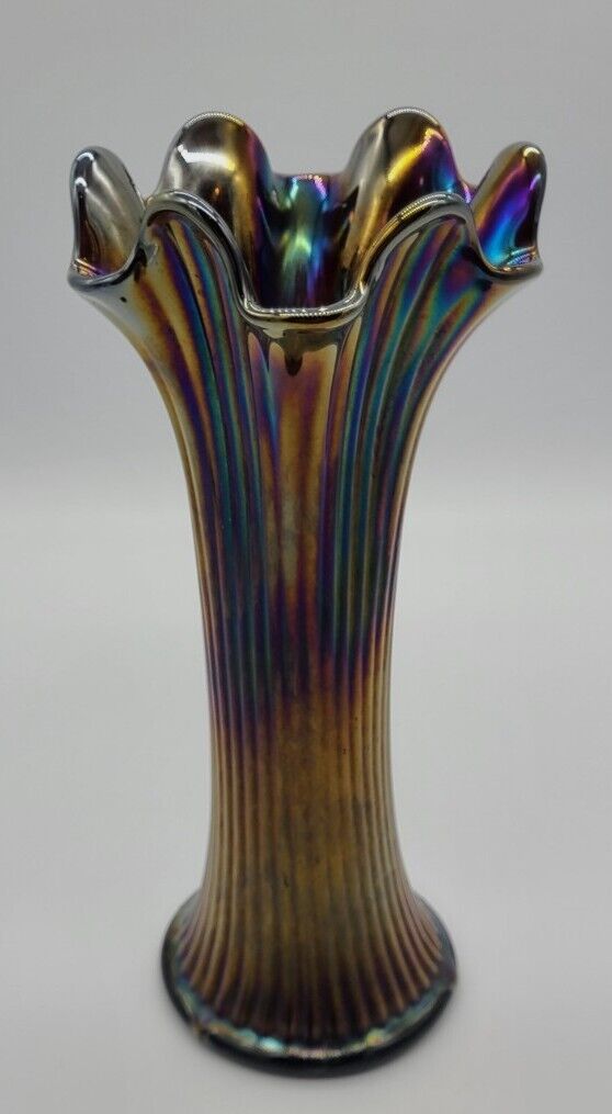 Northwood Carnival Glass Fine Rib Vase *9½ inches