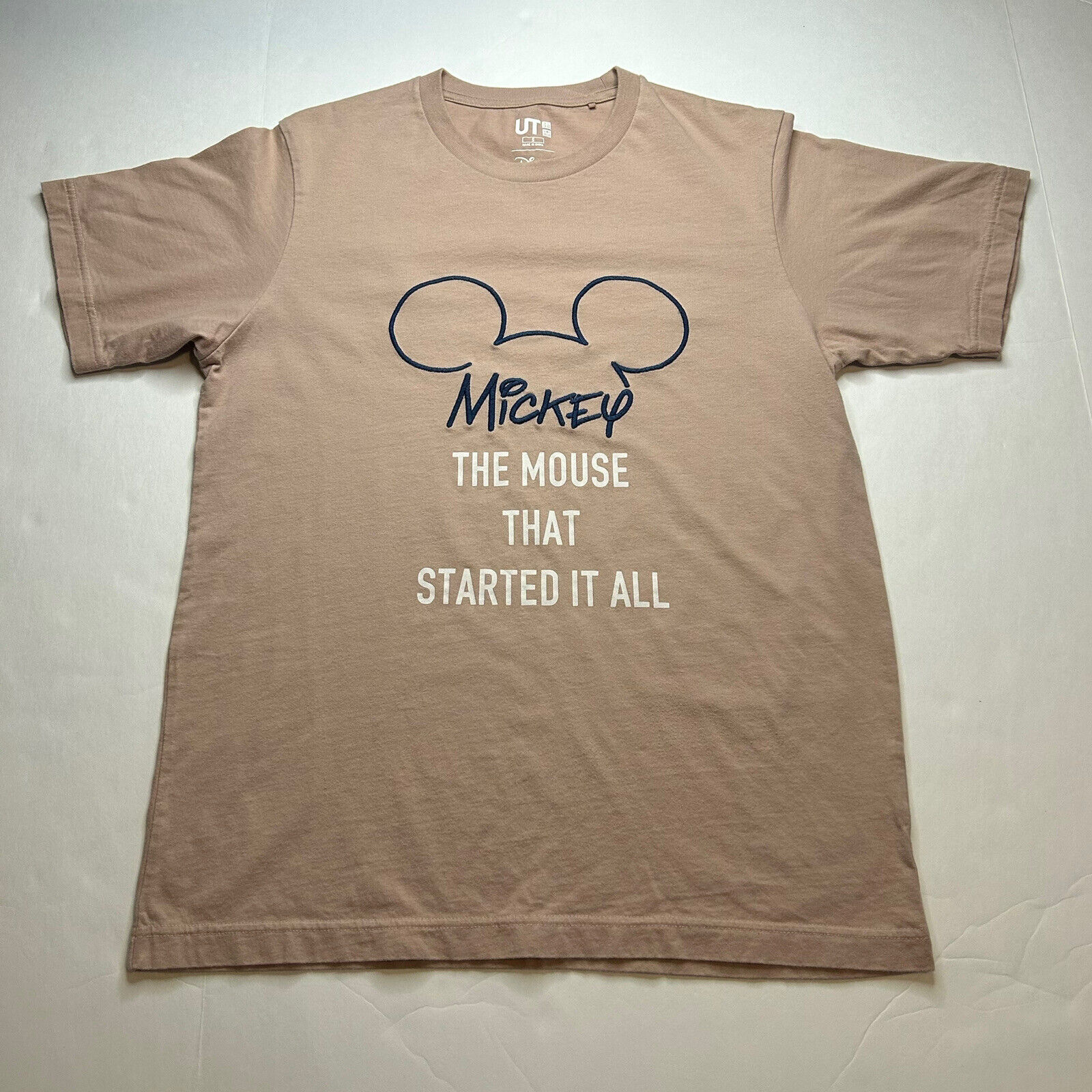 Uniqlo Disney “Mickey the mouse that started it all” T-Shirt Size Small