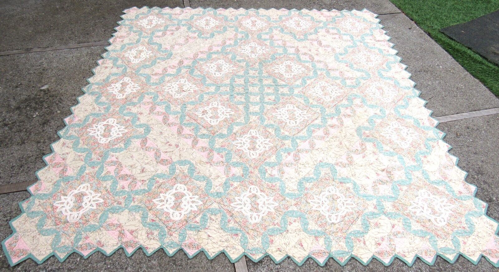 BEAUTIFUL VINTAGE LARGE QUILT HAND STITCHED AMERICAN 86\
