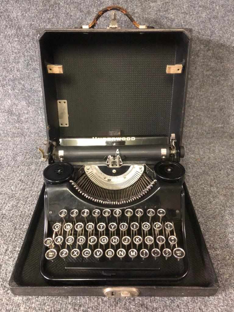 Rare 1923 Underwood Portable 3 Bank Black Key/White Letters Typewriter #962885