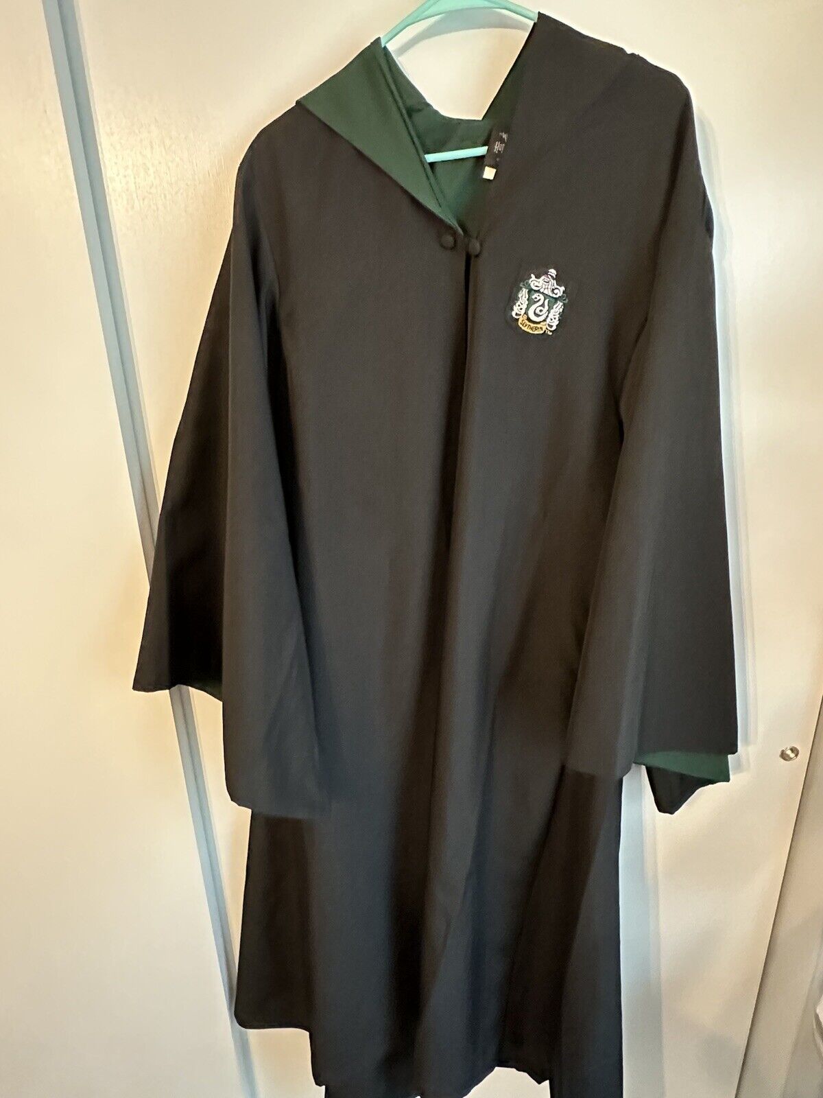 Official “The Wizarding World Of Harry Potter” Slytherin House Robe, Size Medium