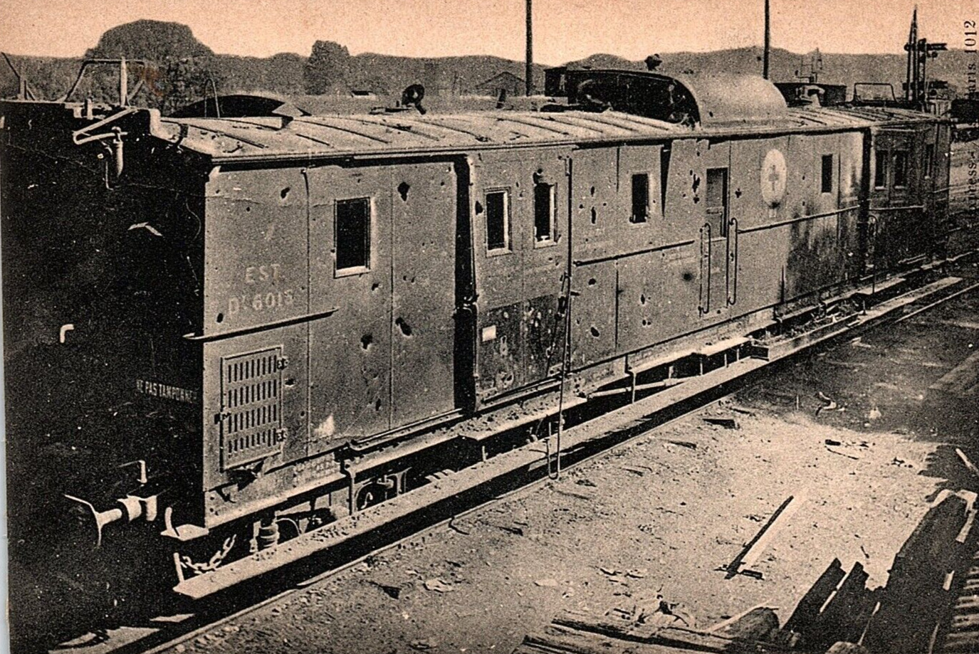 c1918 WWI VERDUN FRANCE LE GARE SANITARY TRAIN LITHOGRAPHIC POSTCARD P1592
