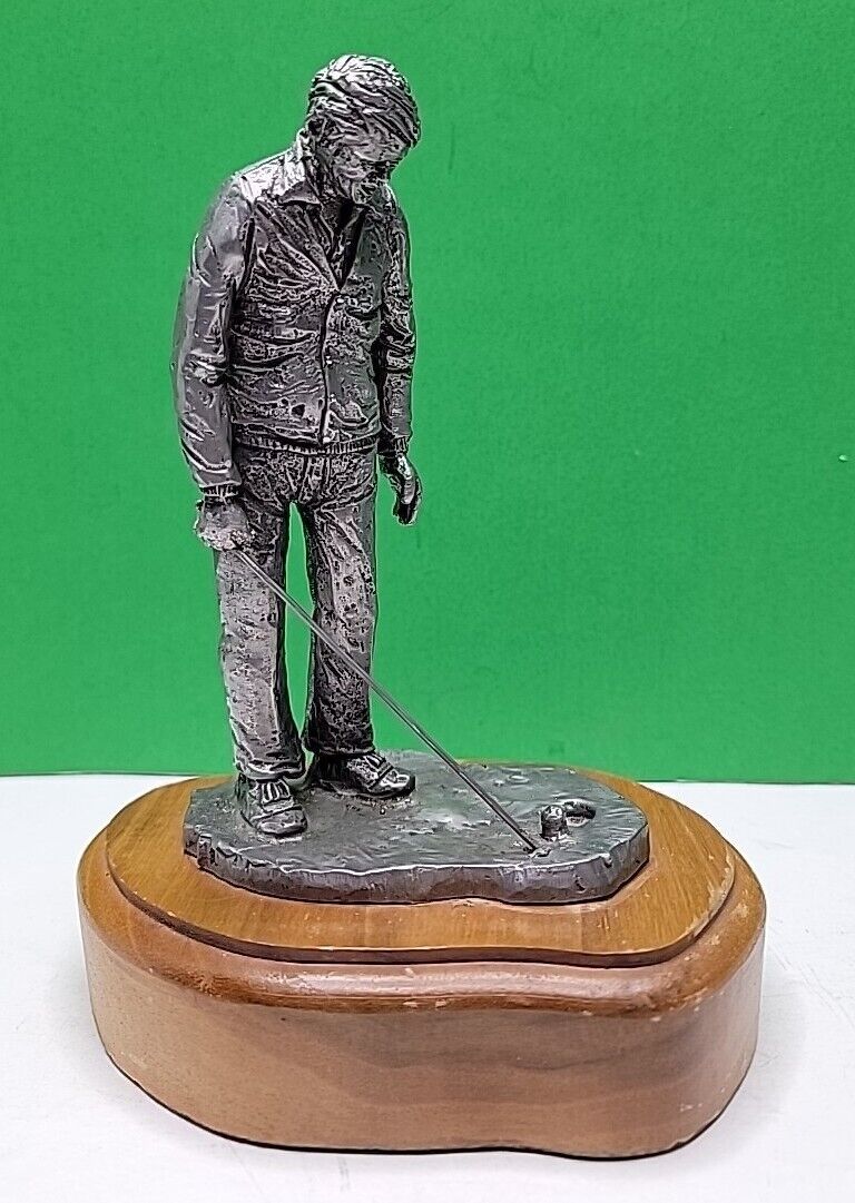 Michael Ricker Pewter Golfer Figurine Golfing Putting Golf Wood Base