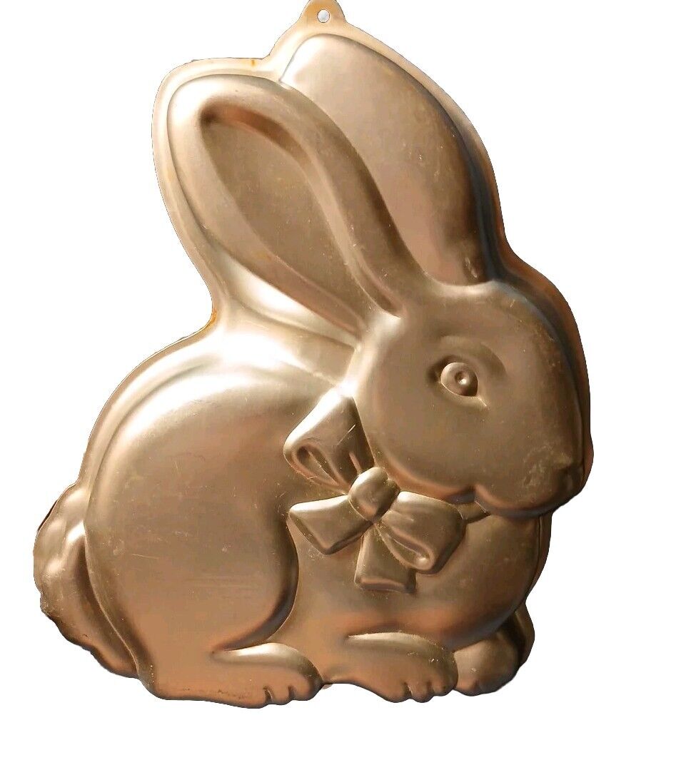 1986 Wilton - Bunny Rabbit Cake Pan /Jello Mold # 2105 - 2015 Easter Rabbit