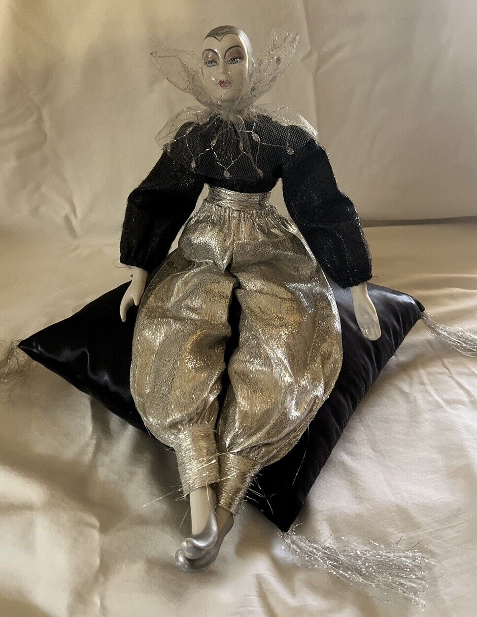 Vintage ~Musical ~Cloth/Porcelain ~Harlequin Doll on Revolving Pillow