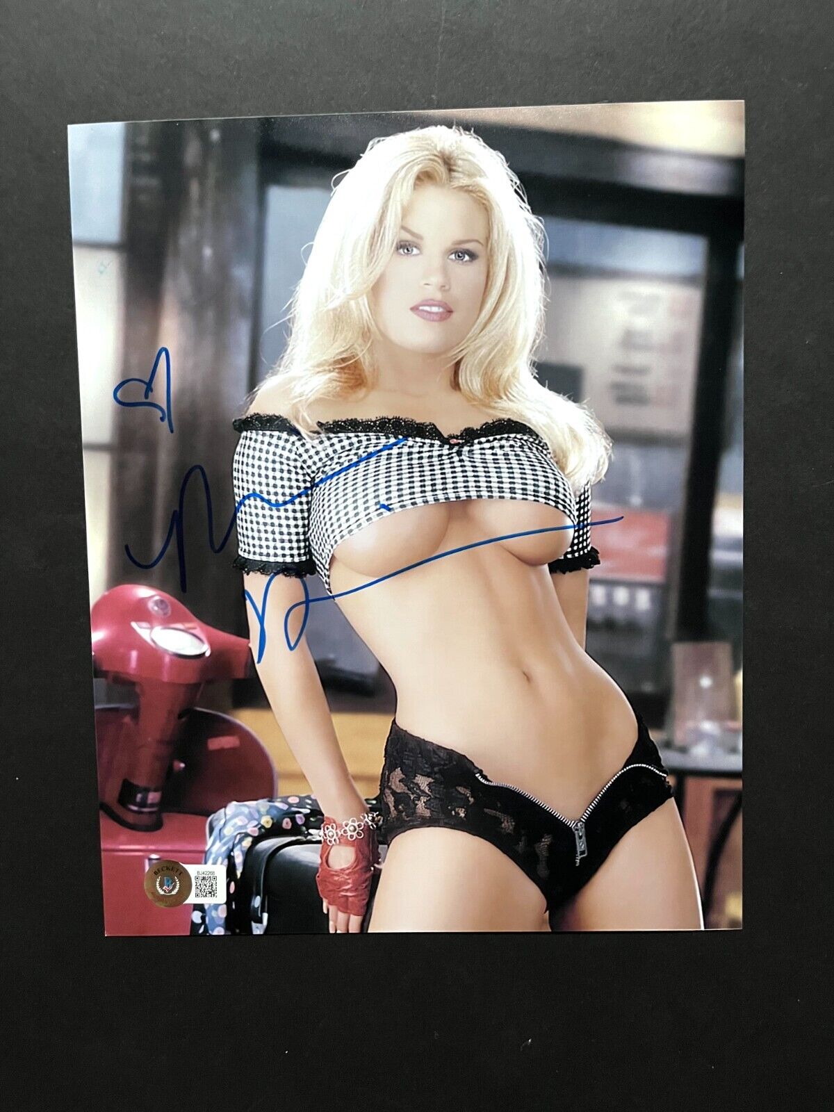 Neriah Davis Hot autographed signed sexy Playboy 8x10 photo Beckett BAS coa