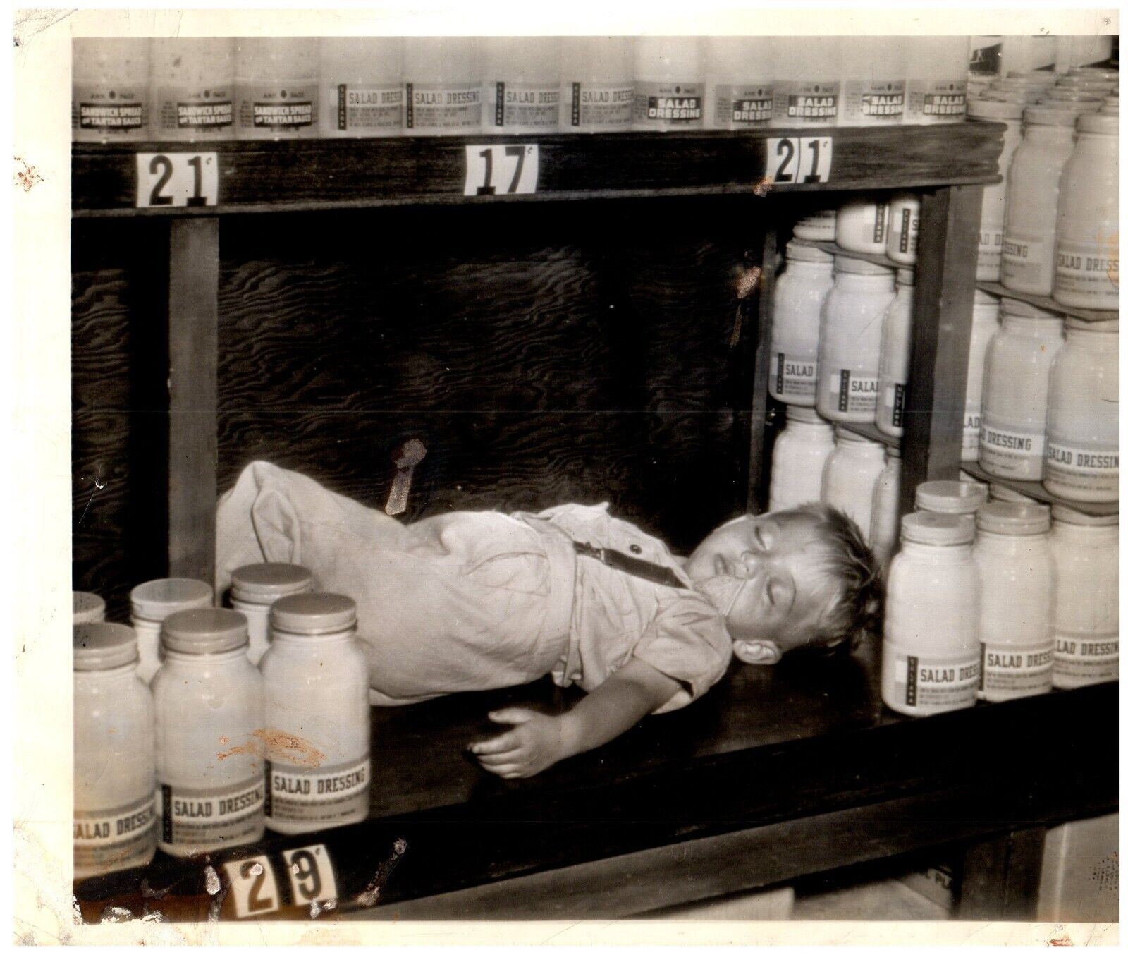 Little Boy Falls Asleep Grocery Store Shelf Asst Press Photograph 9x8\