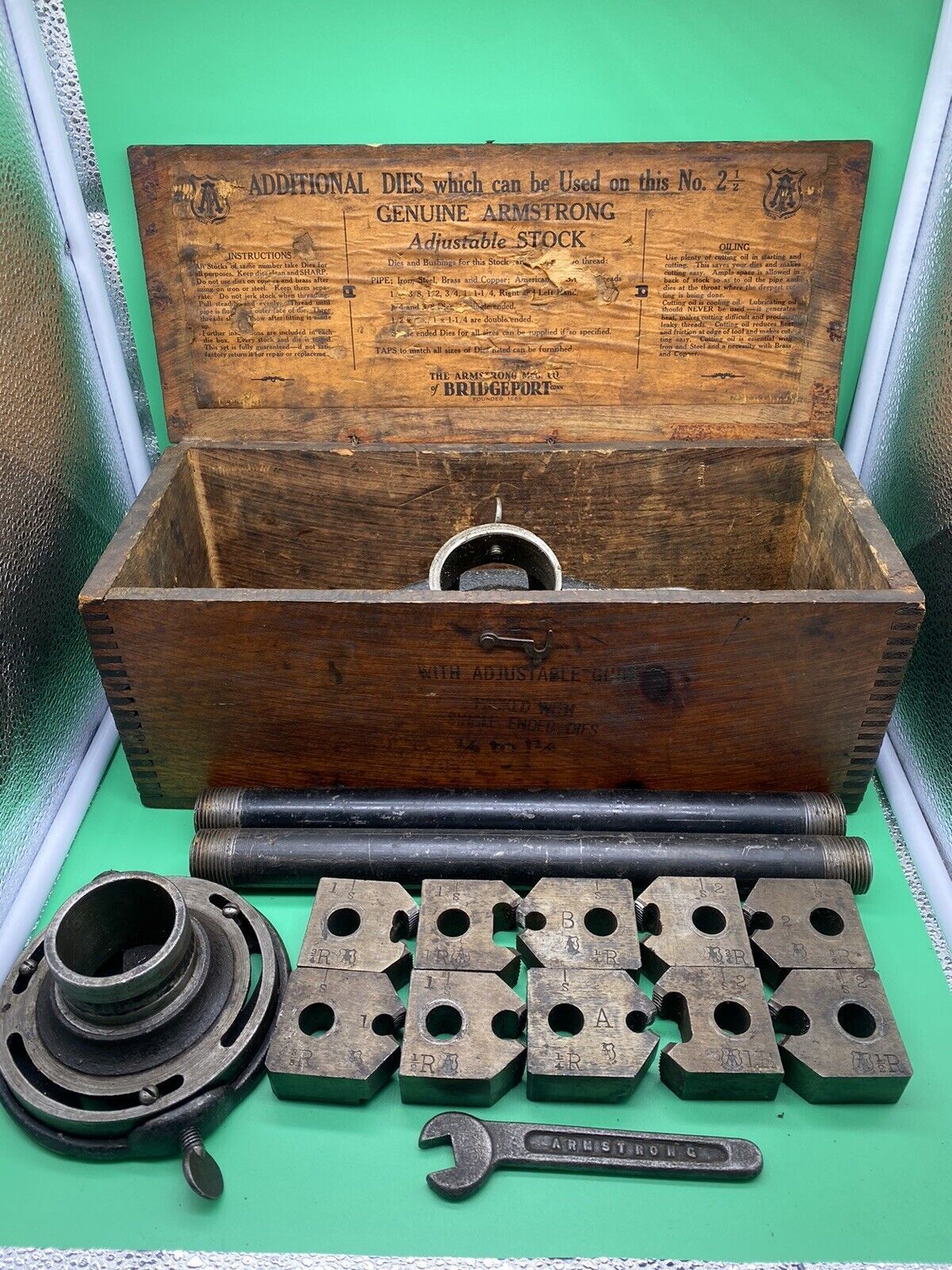 Antique Armstrong No.2 Wood Box Stock & Die Pipe Threader Set, Bridgeport Conn