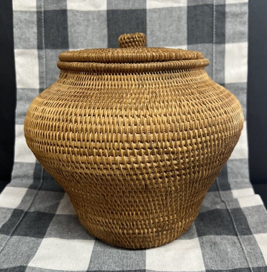 Indonesia Hand Woven Lidded Basket Tightly Woven Decor