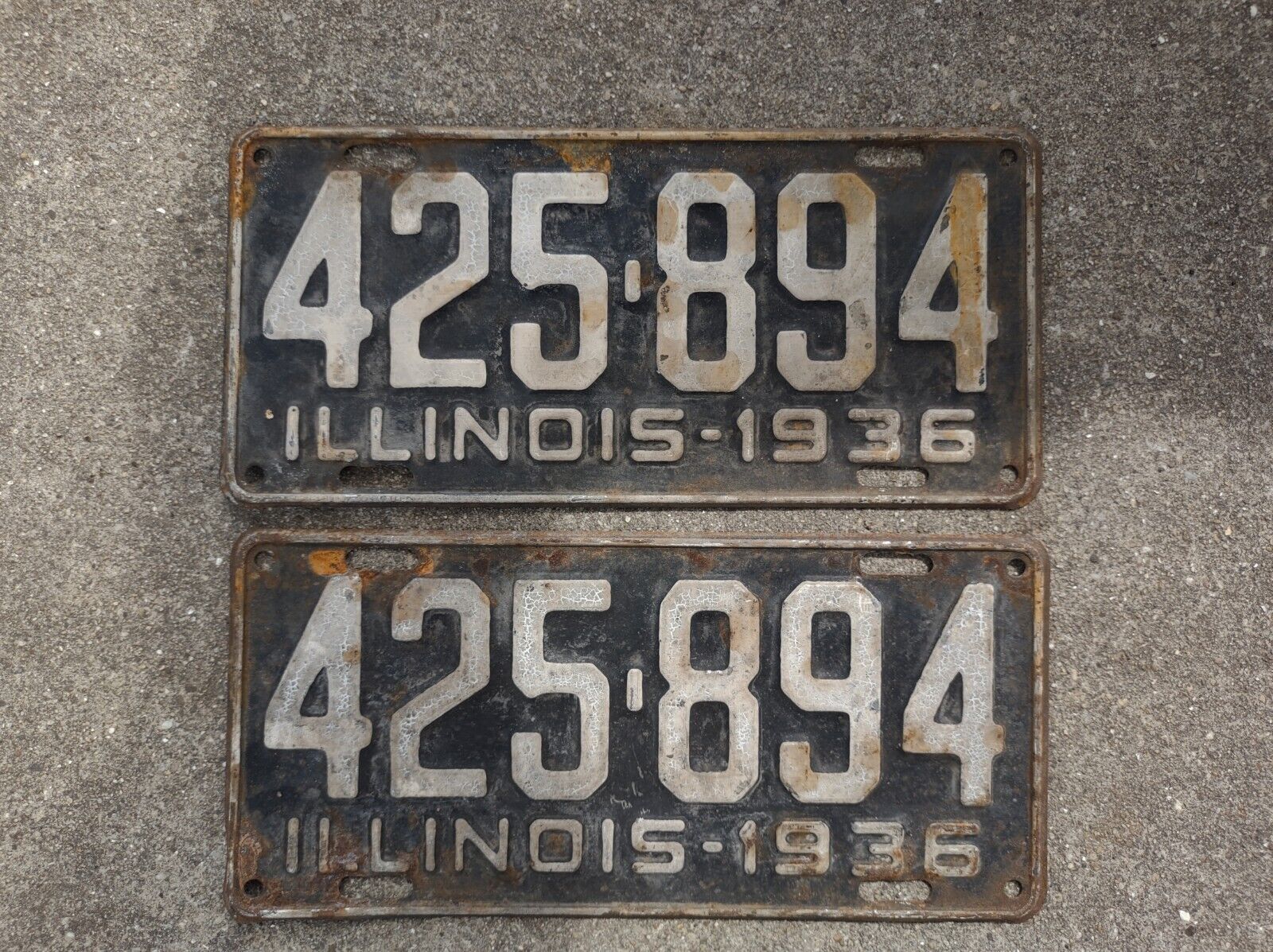 Vintage 1936 Illinois license plate pair 425-894 Original Blue White  Paint DMV