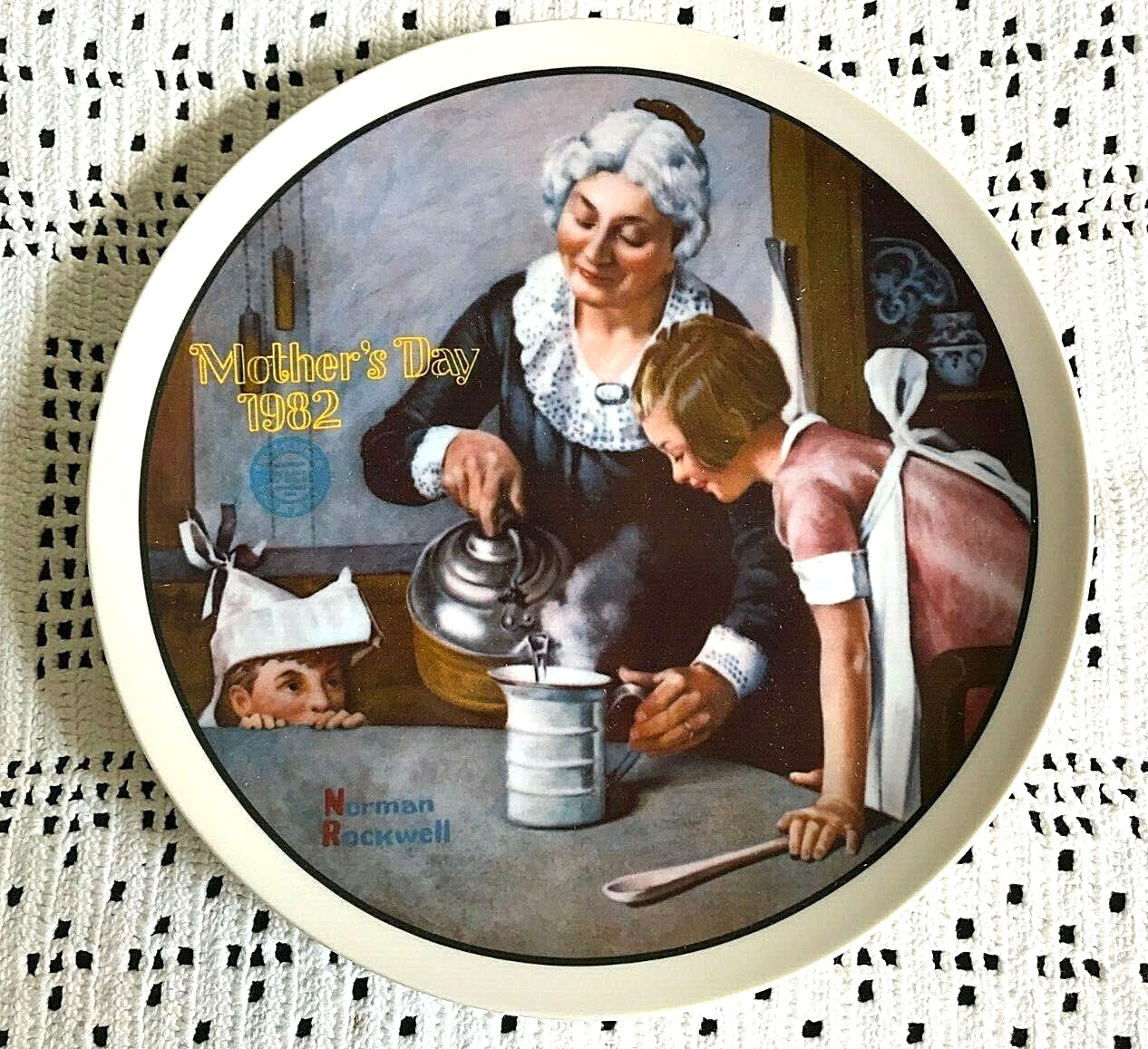Mother\'s Day 1982 Norman Rockwell Collector Plate \'The Cooking Lesson\'