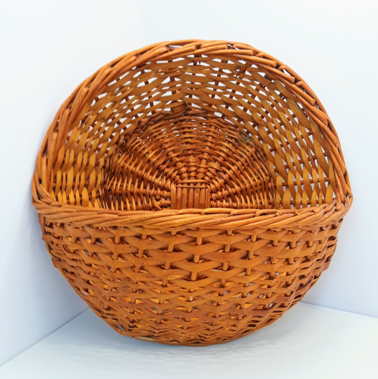 Hand Made Brown Wicker Basket Wall Pocket Hanging Round Vintage Farmhouse Decor