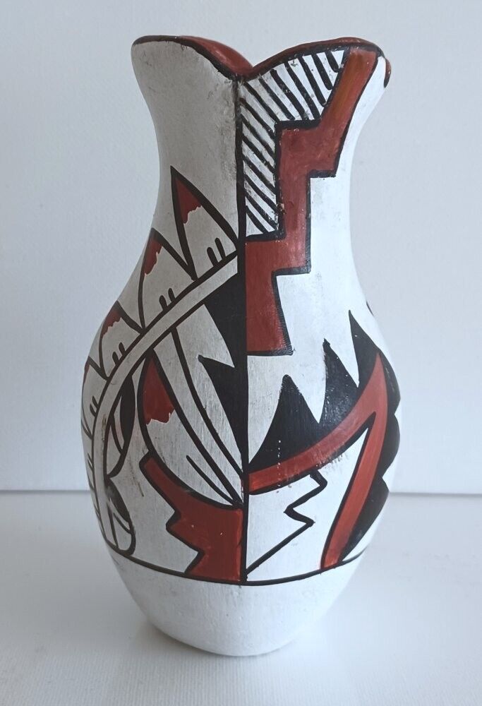 Native American Classic Jemez Hand Painted Pottery Vase