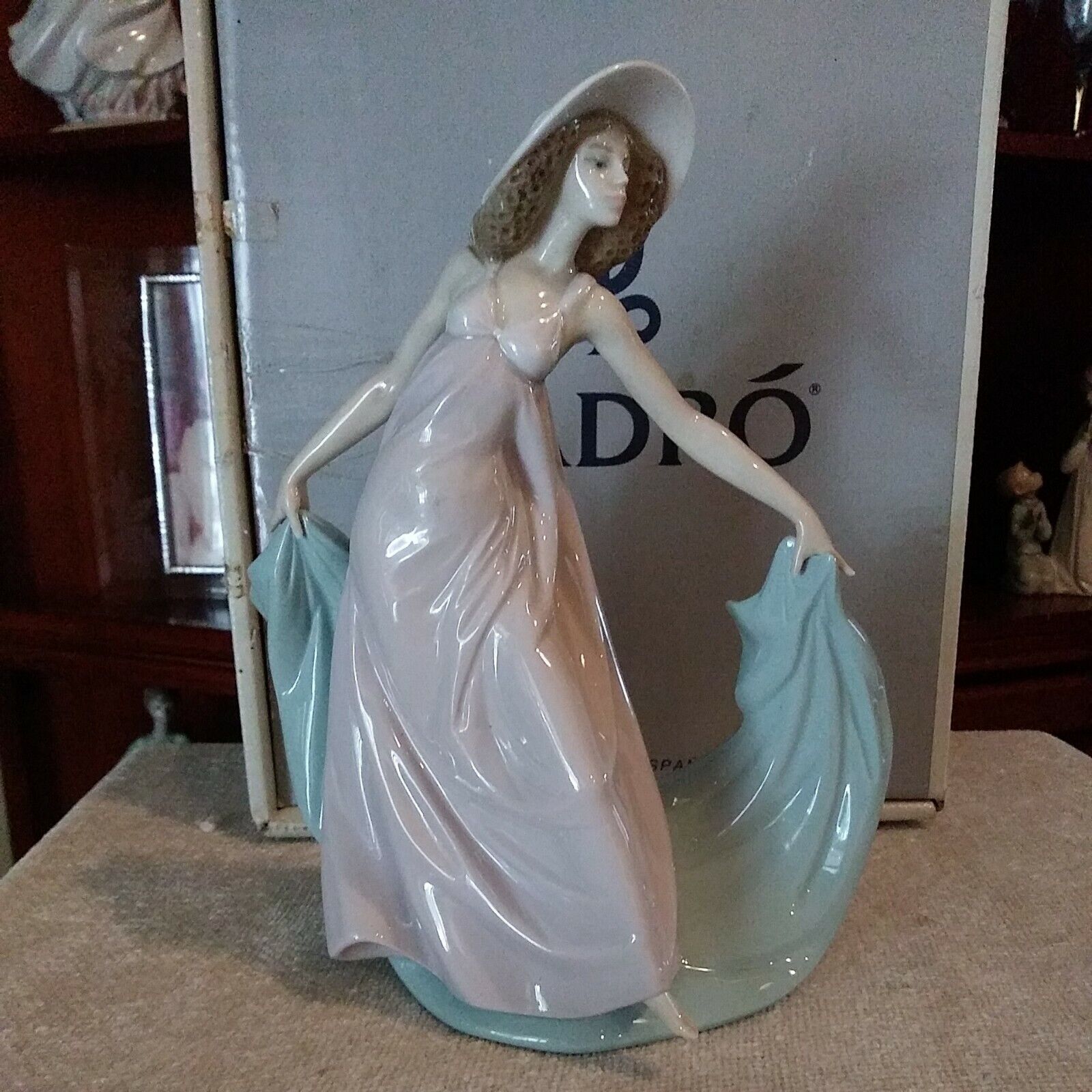 LLADRO May Dance 5662 Excellent Condition With Box