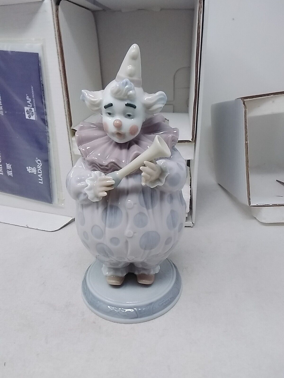 LLADRO #06938 THE SHOW BE GINS BEGINS Clown Figurine
