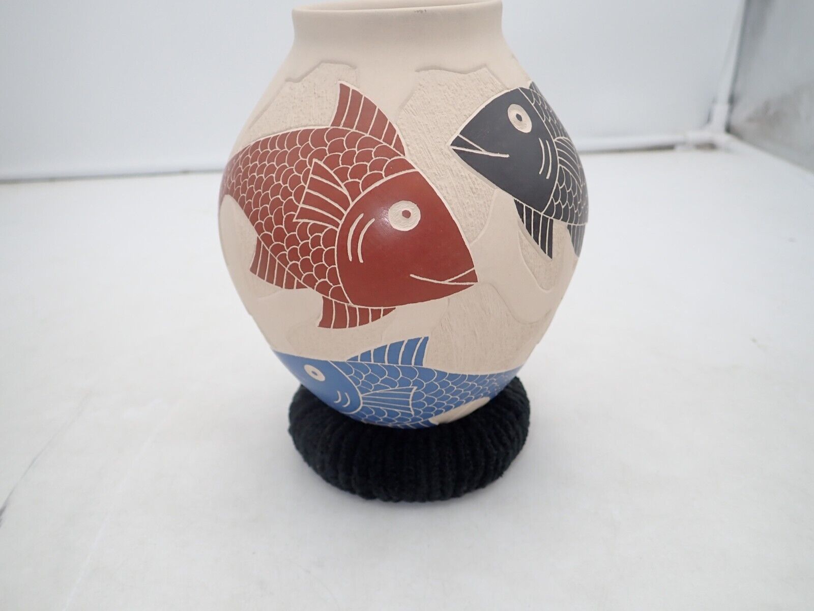 Mata Ortiz Hand built Carved &Painted  Pot or Olla by Humberto Guillen Rodriguez