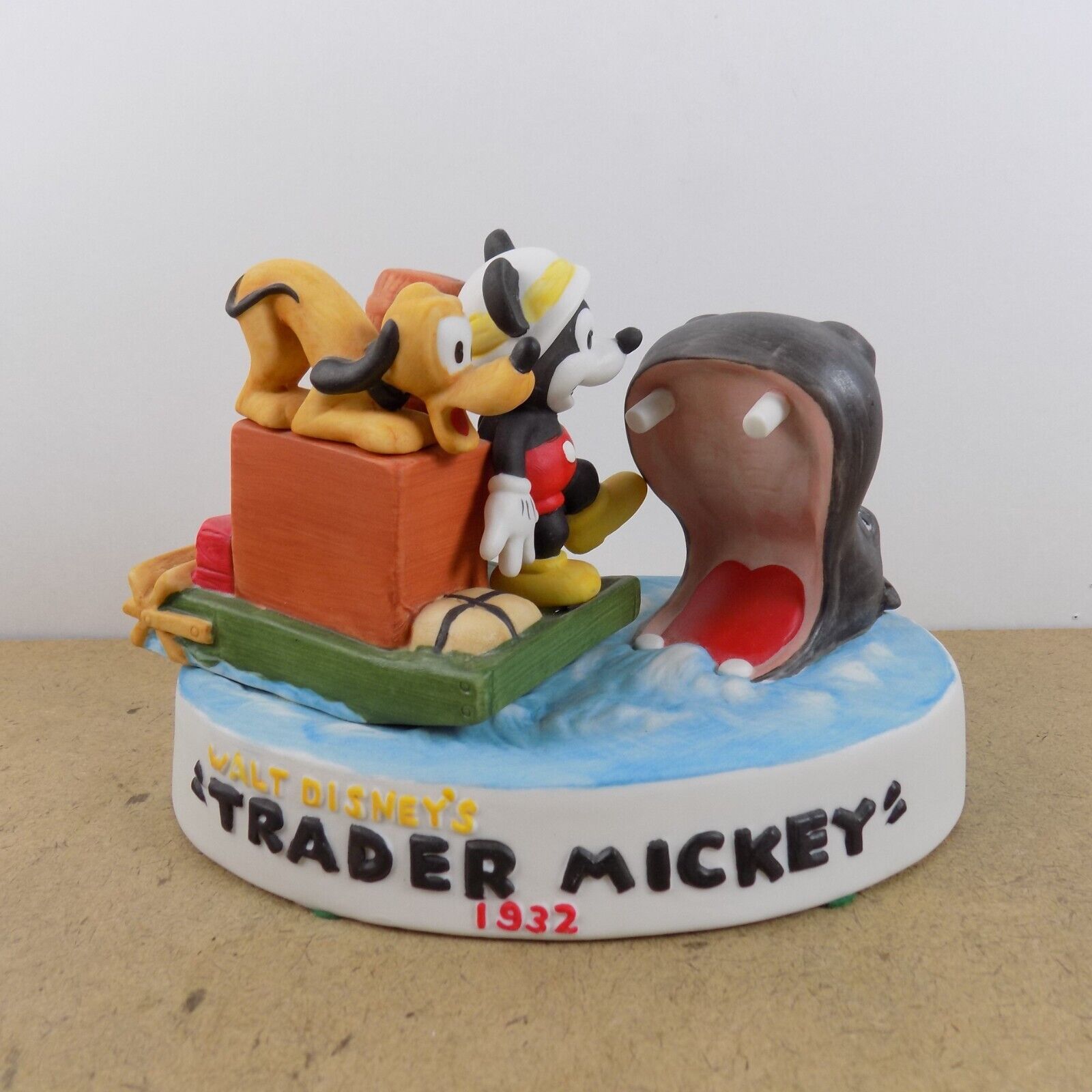 Disney Trader Mickey 1932 Figurine Mickey Pluto Limited Edition Cartoon Classics