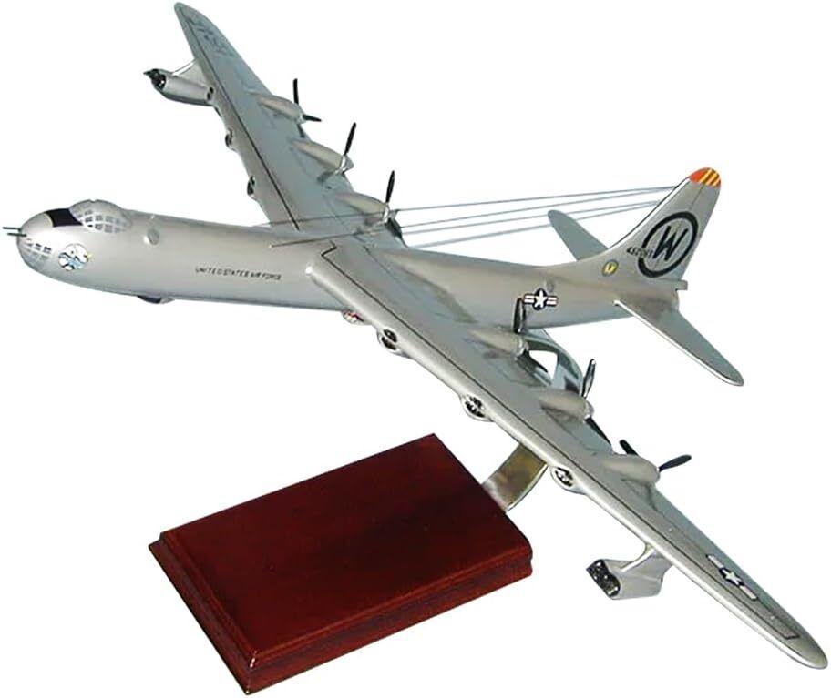 USAF Convair B-36 Peacekeeper Bomber Desk Top Display Model 1/125 SC Airplane
