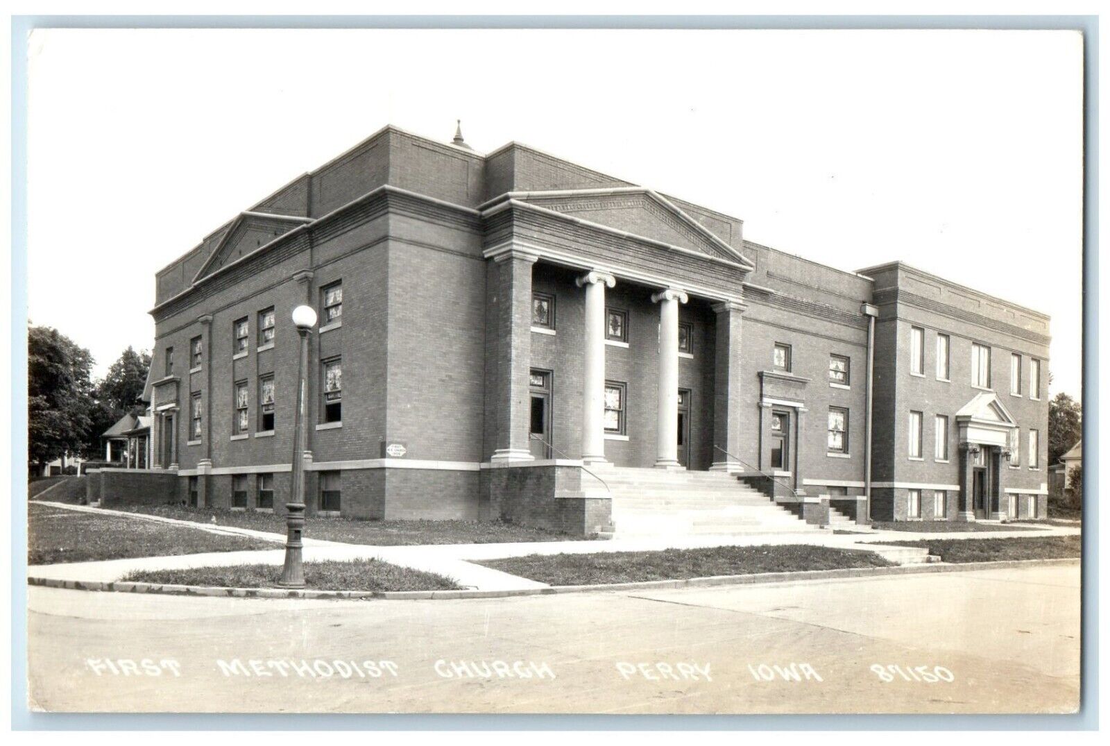 c1940's First Methodist Church Street Scene Perry Iowa IA RPPC Photo Postcard