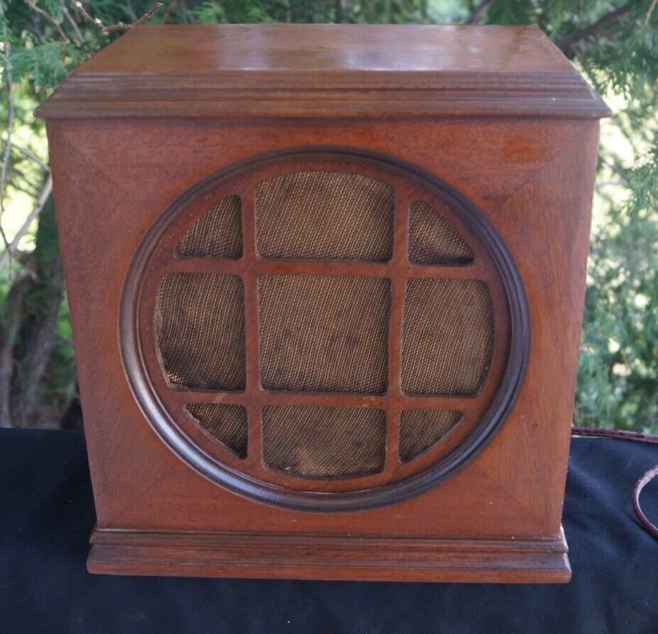 Antique 1920s Eveready Model 3 Tube Radio Speaker - Wood Case - NICE Example