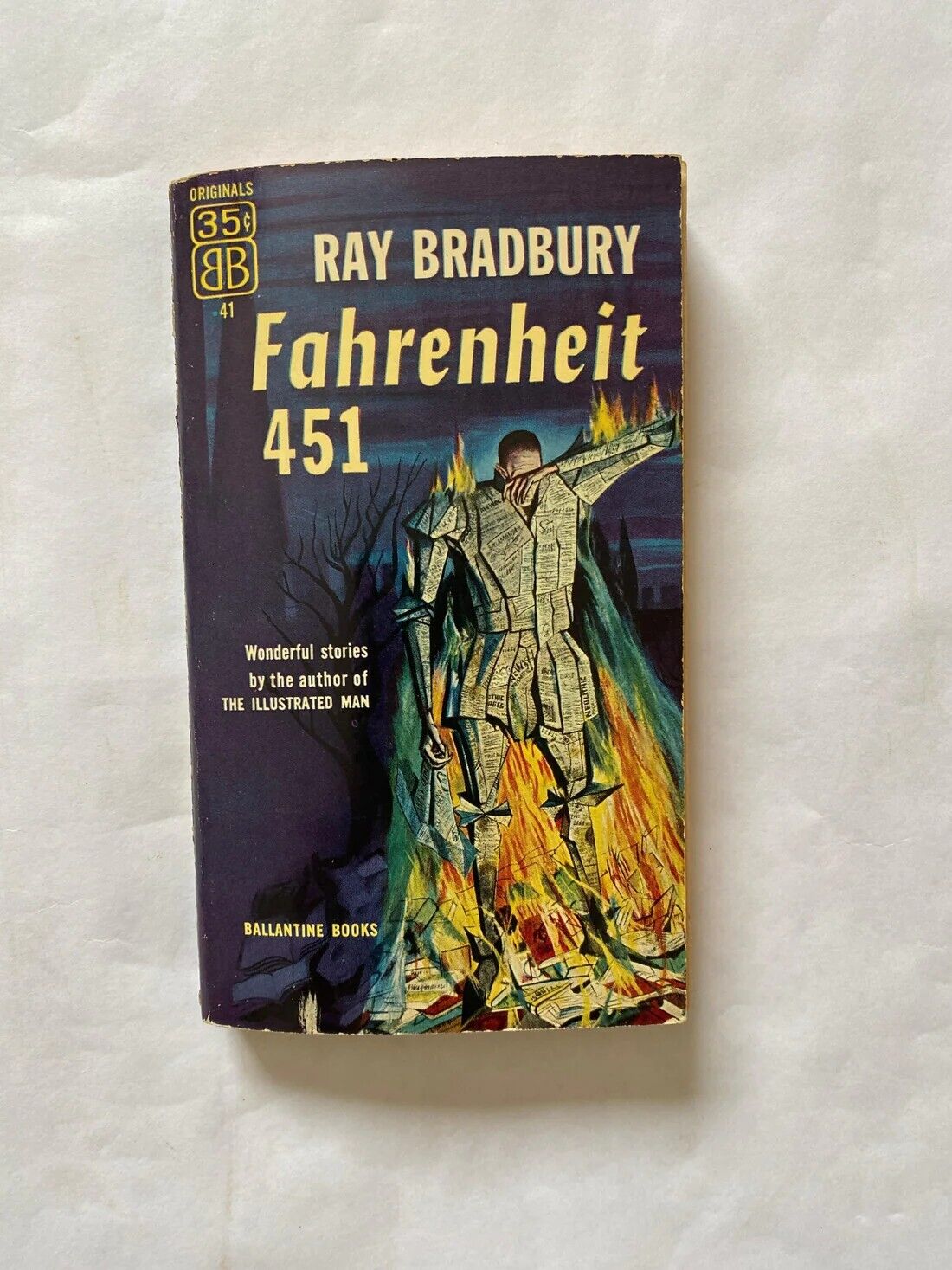Ray Bradbury signed 1953 Fahrenheit 451 soft cover book. JSA authenticated