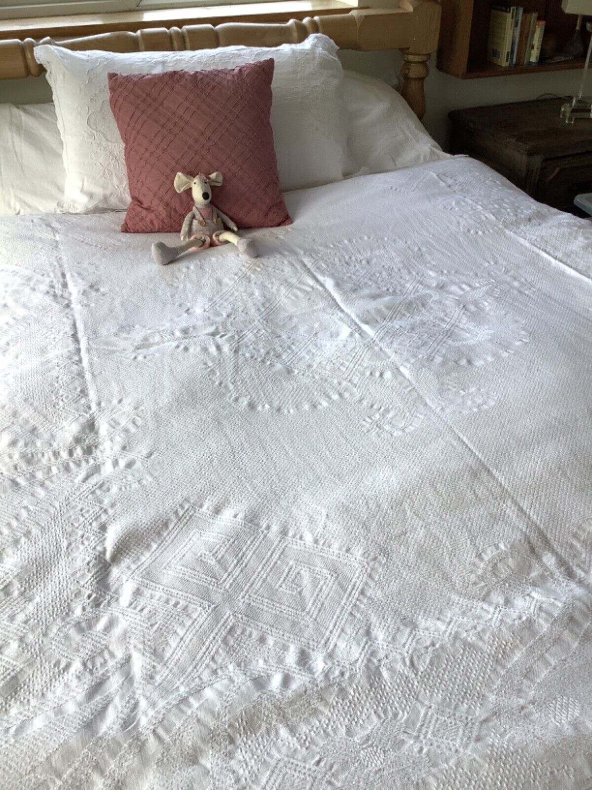 Vintage White Heavy Woven Cotton Jacquard Bedspread early 1900s 215 x 185cm wide